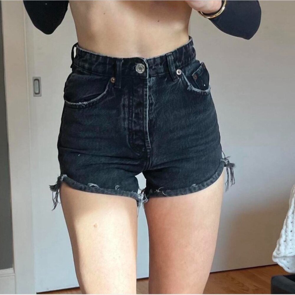 Zara Women's Black Shorts